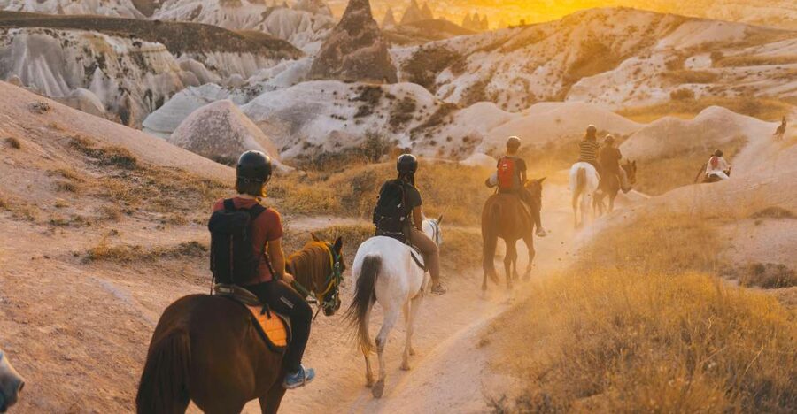 Cappadocia: Sunset or Daytime Horse Riding Tour - From hotel pickup to the hand-picked photo locations