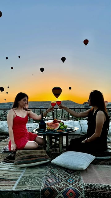 Cappadocia: Terrace Photo Spot With Balloon Flight View - Professional vs basic photographer, choosing what fits your budget
