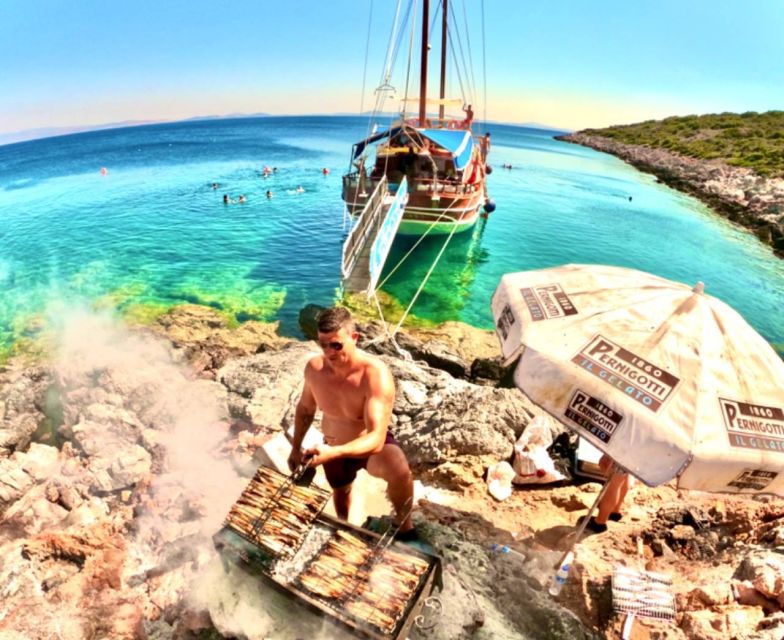 Cesme: Small Group Boat Tour with Open Buffet Lunch - The GoPro Underwater Photos You Do Not Have to Organize