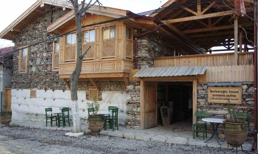 City of Side: Altinbesik Cave and Ormana Tour with Boat Ride - Altınbeşik Cave boat ride: what you see and how it feels