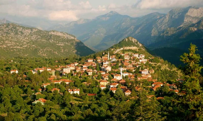 City of Side: Altinbesik Cave & Ormana Tour w/ Boat & Lunch - Altinbesik Cave National Park: the boat trip is the star