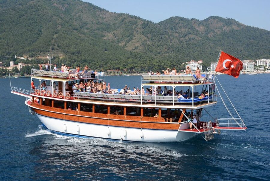Didim/Altinkum: Lazy Day Boat Trip w/BBQ Lunch - On the boat: wooden comfort, shade options, and what to do first