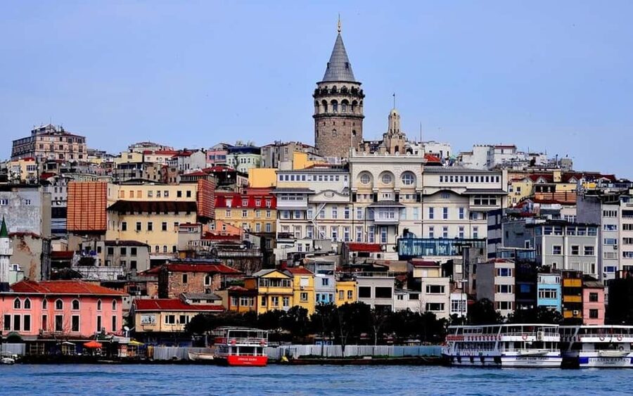 Discover Istanbul Tour: Hagia Sophia to Bosphorus Views - Price and Logistics: Is $71 Per Person Good Value?