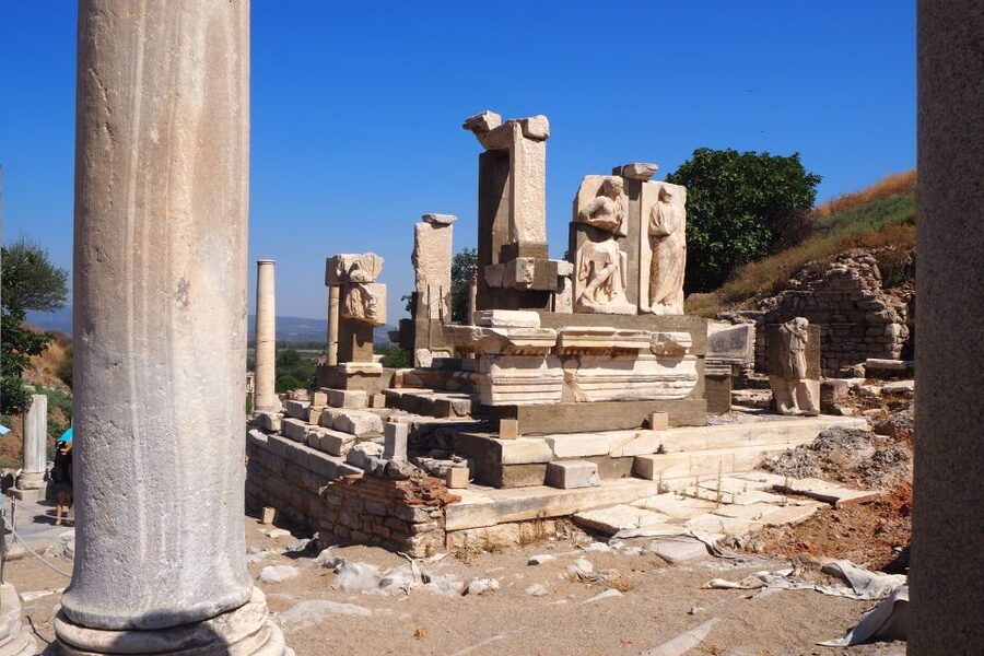 Ephesus Bible Study Tour from Kusadasi or Izmir - Lunch, shops, and the day’s side detours