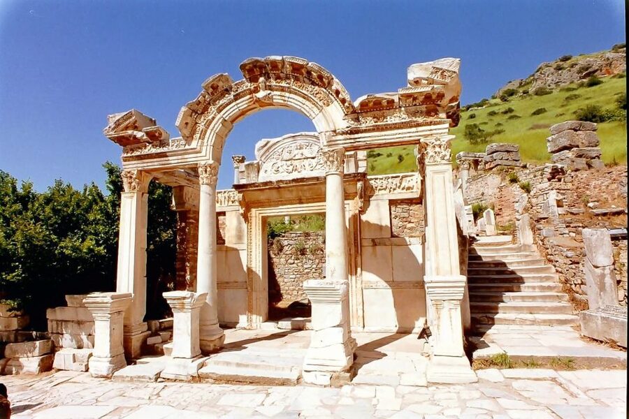 Ephesus: House of Virgin Marry & Artemis w Lunch & Ticket - Hotel Pickup, Air-Conditioned Ride, and Getting to Ephesus