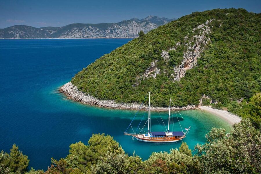 Fethiye: 12 Islands Boat Tour with Lunch and Hotel Pickup - Getting to the Boat: Pickup, Timing, and Where You Might Wait