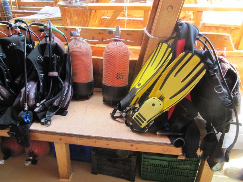 Fethiye: Professional Scuba Diving with Lunch - Getting Picked Up, Meeting the Team, and Getting Gear On