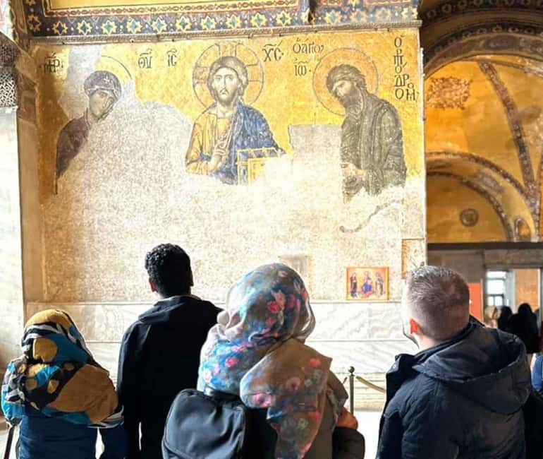 Flexible Combo: Hagia Sophia, Topkapi, Basilica, Blue Mosque - Meeting point near Hippodrome: Dsign Cafe and the MegaPass flag
