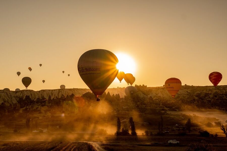 From Alanya: 2-Day Cappadocia, Cave Hotel, & Balloon Tour - Avanos sightseeing and the meal rhythm you should expect