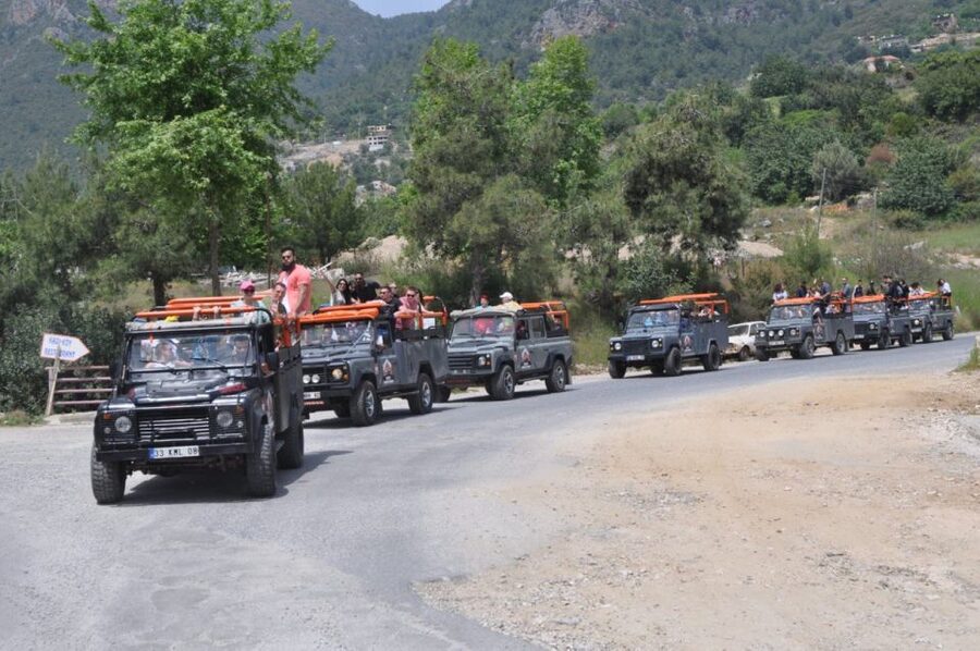 From Alanya: Jeep Safari Tour with Lunch at Dim River - Lunch at Dim River National Park: Eating by the Water