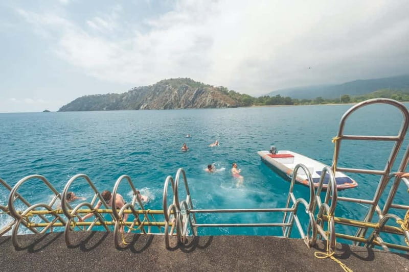 From Antalya/Kemer: All-Inclusive Party Boat with Lunch - DJ, Animation Team, Kids Activities, and the Foam Party That Runs the Show