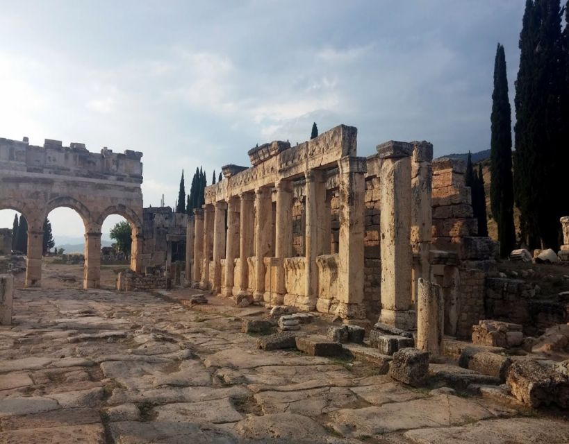 From Fethiye: Pamukkale & Hierapolis Day Trip w/ Meals - Pamukkale travertines: how to enjoy the white terraces at a human pace
