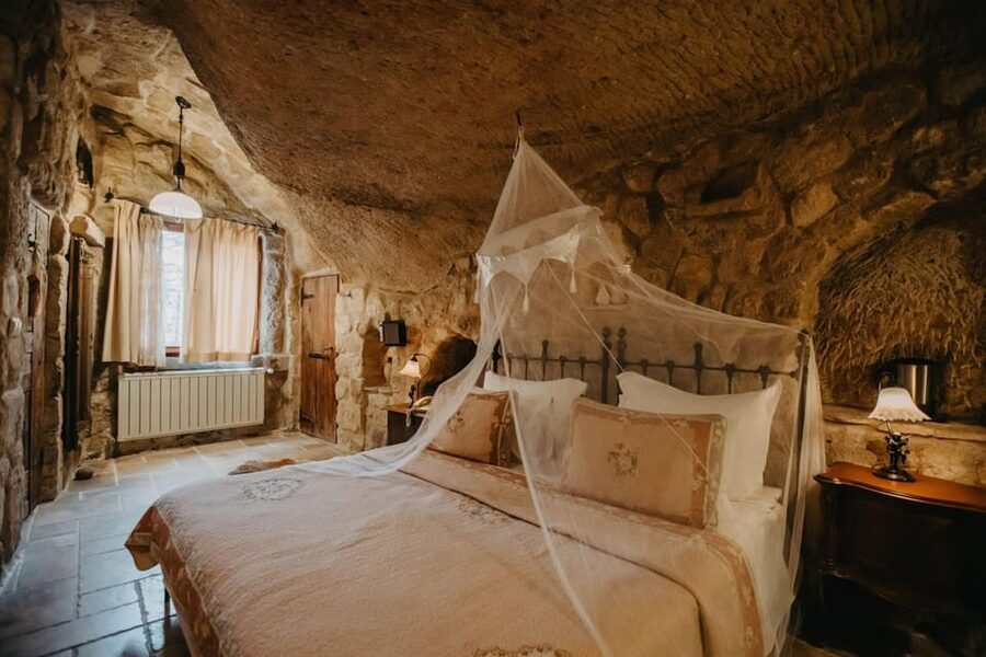 From Istanbul: Complete 3-Day Cappadocia Tour & Flights - Day 1: Devrent Valley, Pasabag Monks Valley, Avanos pottery, and Göreme