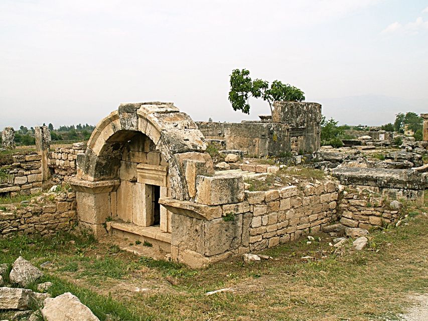 From Kusadasi and Selcuk: Pamukkale and Hiearapolis Tour - Who should book, and who should reconsider