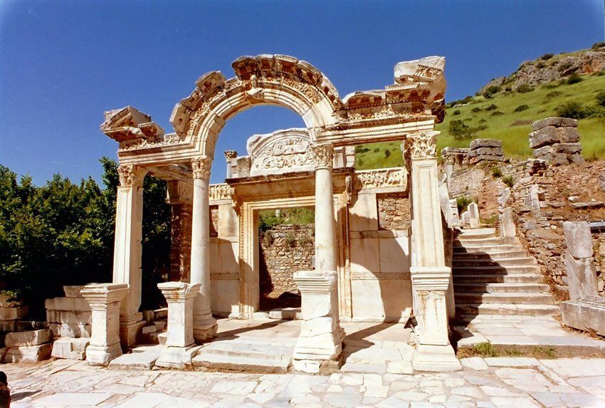 From Kusadasi: Ephesus Guided Private Tour - Language and comfort: English and Spanish with a personal touch