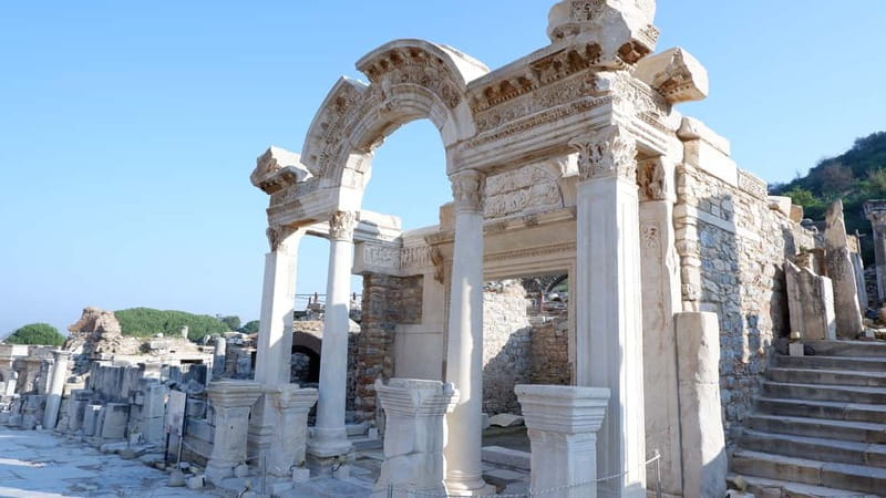 From Kusadasi: Ephesus Highlights Tour for Cruise Customers - Selçuk lunch and shopping break: craft stops with a real-world sales vibe