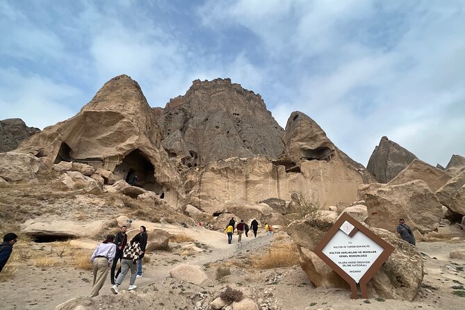 Full Day Green Tour Natural History of Cappadocia Tour - Stop 5: Kapadokya Onyx, quick look at zultanite and local stones