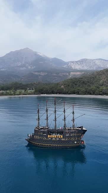 Gonster All-Inclusive Pirate Boat Trip with Transfer - The DJ, dancing, and foam party: the day’s main pulse