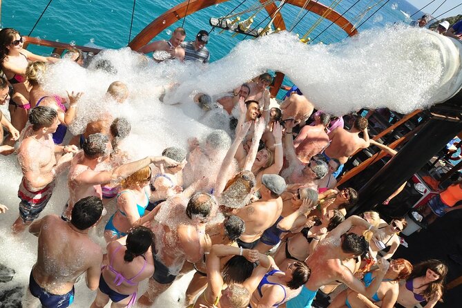 GONSTER : Luxury Pirate Boat Trip Lunch & Soft Drinks & Transfer - Kiriş Bay, Protected Waters, and the Cave Swim Option