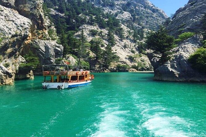 Green Canyon Boat Trip with Lunch and Unlimited Drinks - The real value: a guided day on the lake, not just a boat ride