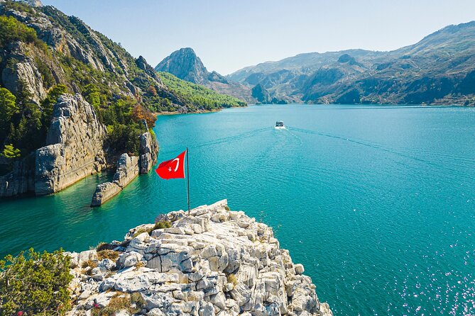 Green Canyon Boat Trip with Lunch and Unlimited Drinks - Fishing and the second swim: a nice add-on if you go in with flexibility