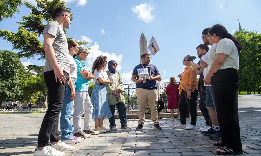 Hagia Sophia & Blue Mosque + Optional Basilica Cistern - Meet at Dsign Café, then Beat the Sultanahmet Crowd