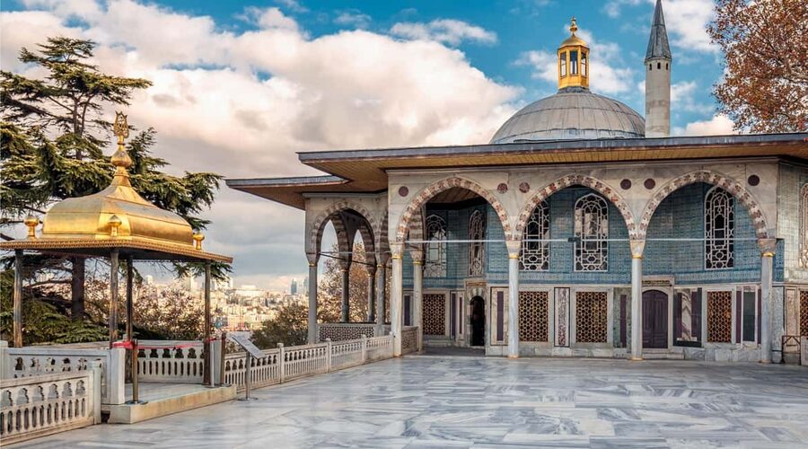 Hagia Sophia & Topkapi Palace Combo Tickets with Audio Guide - Entering Hagia Sophia Smoothly: Dress, Security, and Timing