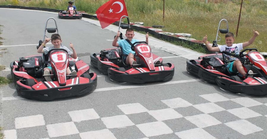 Icmeler: Go-Karting Adventure Trip with Hotel Pickup - 200cc Honda Karts: Speed, Safety, and the 20 to 25 Lap Format