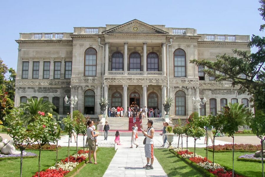 Istanbul: 1 or 2-Day Private Guided Tour with Hotel Transfer - Day 1: Hagia Sophia, Blue Mosque, Hippodrome, Topkapi, and the Grand Bazaar