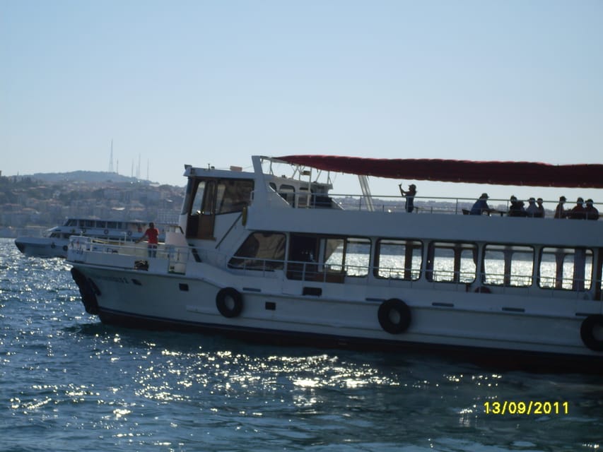 Istanbul: A short trip along the Bosphorus in the evening - Bridges, the Golden Horn area, and why the route feels like a city tour
