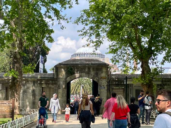 Istanbul: Basilica, Hagia Sophia, Blue Mosque Tour & Cruise - Starting at Dsign Cafe, Right by the Hippodrome