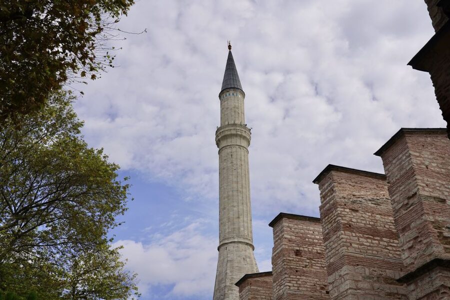 istanbul best off full day private tour - Hippodrome relics: Obelisk from Egypt, Serpentine Column from Delphi, and more