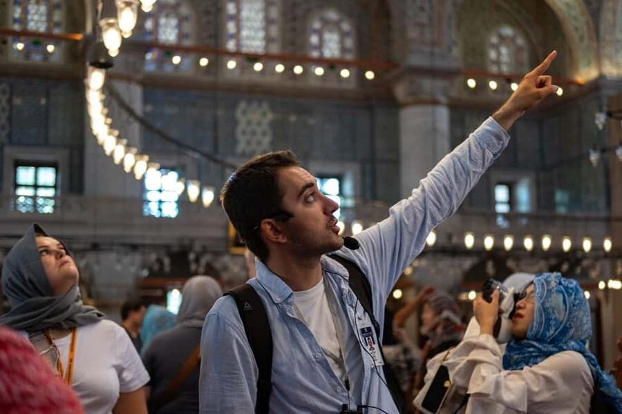 Istanbul: Blue Mosque, Hagia Sophia, & Basilica Cistern Tour - Where You Meet in Sultanahmet and How the 3.5 Hours Fits Together