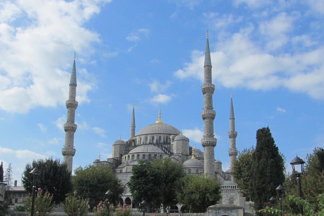 Istanbul: Blue Mosque & Hagia Sophia Small-Group Tour with ticket - Small-group dynamics: what you get with a max of 15