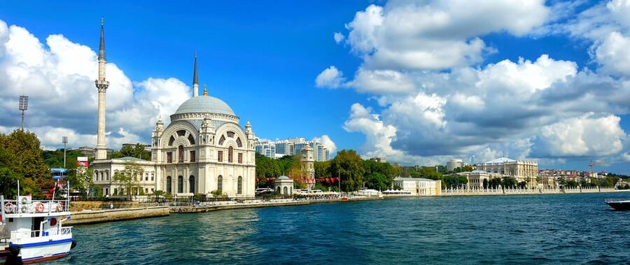 Istanbul: Bosphorus and Black Sea Cruise with Lunch - Getting to Kabataş and onto the boat smoothly