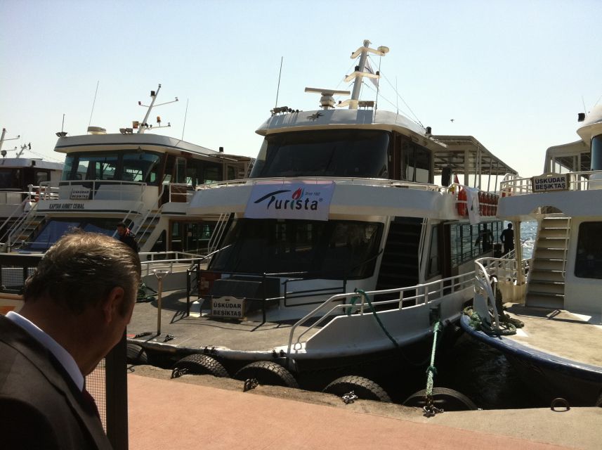 Istanbul: Bosphorus and Golden Horn Boat Tour with Guide - Boat comfort, group size, and the big luggage rule