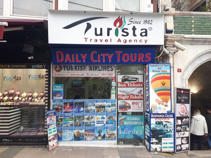 Istanbul: Bosphorus and Golden Horn Boat Tour with Guide - Practical tips for a smoother 2-hour ride
