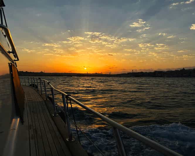 Istanbul: Bosphorus and Golden Horn Sunset Yacht Cruise - A Bosphorus Sunset Cruise That Covers Istanbul’s Must-See Shoreline in 2 Hours