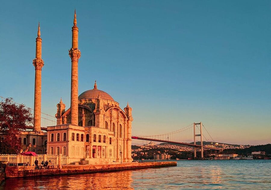 Istanbul: Bosphorus Cruise by Luxury Yacht - Dolmabahçe Palace: the first big “Ottoman-meets-water” photo stop