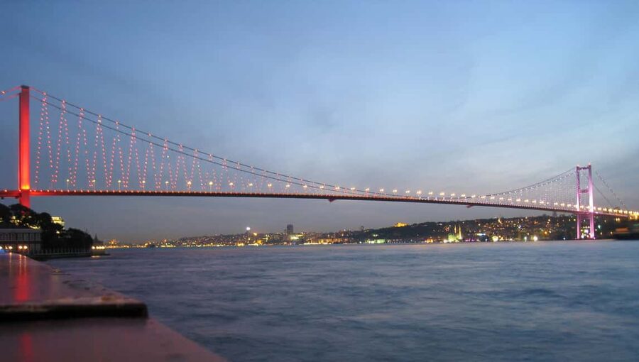 Istanbul: Bosphorus Cruise By Night - Meeting NARAL at Eminönü Pier: where the cruise starts