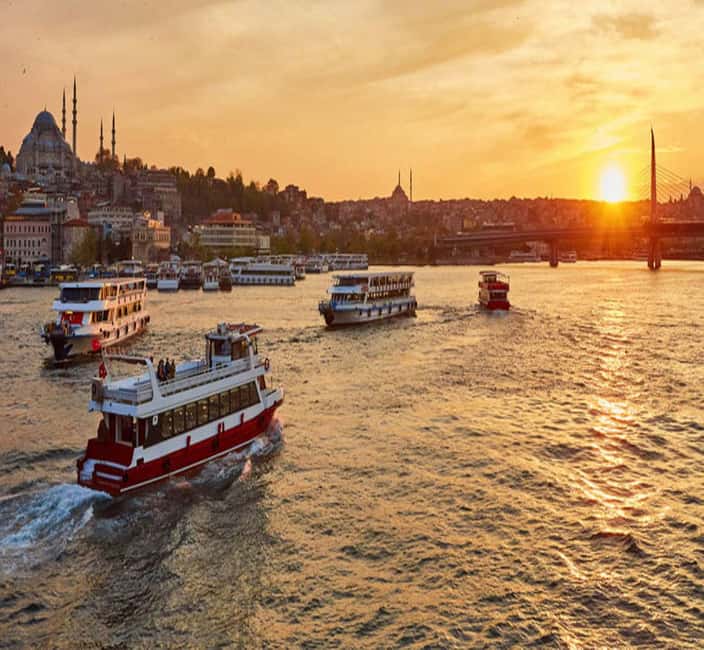 Istanbul: Bosphorus Cruise Morning or Sunset Boat Tour - Tea, Coffee, and the Guide Style That Changes Everything