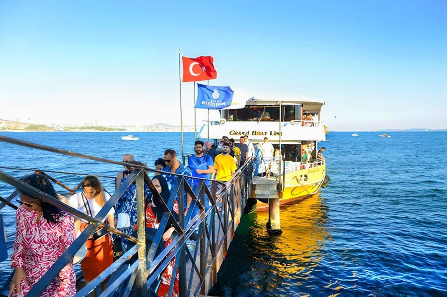 Istanbul: Bosphorus Cruise w/Audio Guide and Sunset Option - Why This 2-Hour Bosphorus and Golden Horn Cruise Works So Well