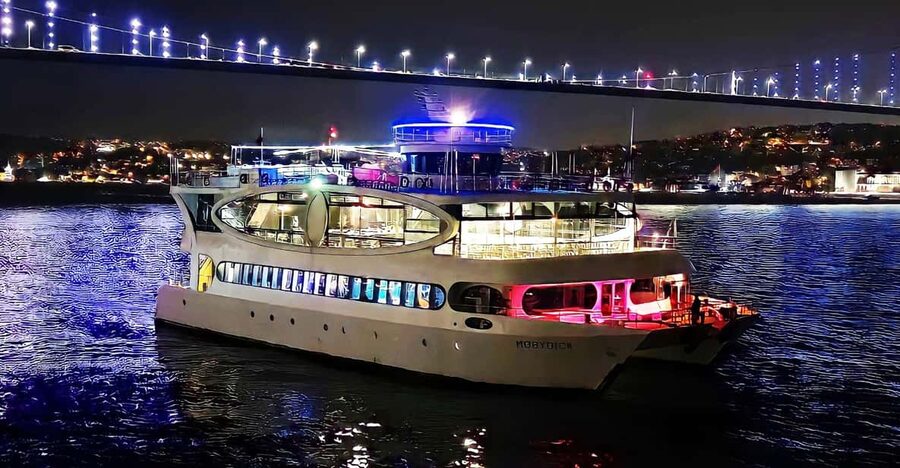 Istanbul: Bosphorus Cruise with Dinner Show - Dinner on the boat: what you actually get