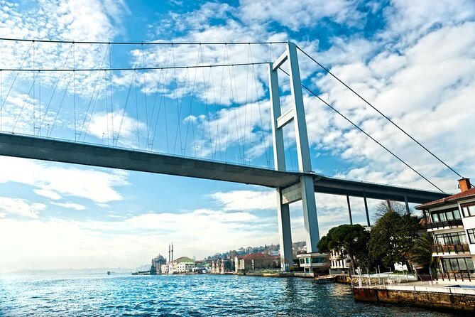 Istanbul Bosphorus Dinner Cruise and Turkish Night Show with DJ - Key highlights worth noting