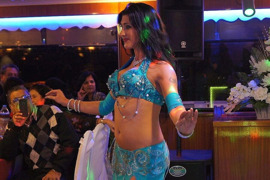Istanbul Bosphorus Dinner Cruise &Entertainment hotel pickup - Hotel pickup and transfers, what to expect in real life
