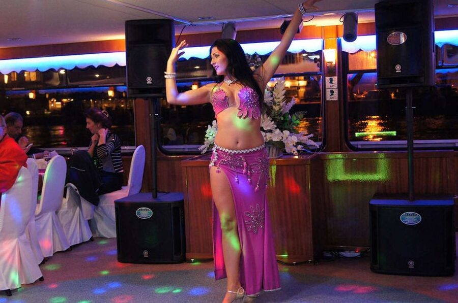 Istanbul Bosphorus Dinner Cruise &Entertainment hotel pickup - Where you sit matters, and so does the weather
