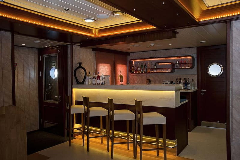 Istanbul: Bosphorus Dinner Cruise & Turkish Night Show - Your meal on the water: what’s actually on the menu and why it works