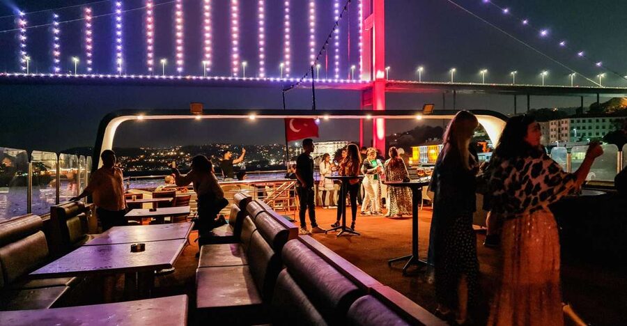 Istanbul: Bosphorus Dinner Cruise w/ Drinks & Entertainment - Why the Bosphorus Dinner Cruise Feels Like Istanbul After Dark