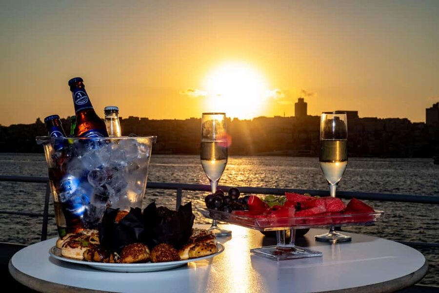 Istanbul: Bosphorus Lunch Cruise with Guide & Drinks - The onboard meal: more than a token lunch next to the water