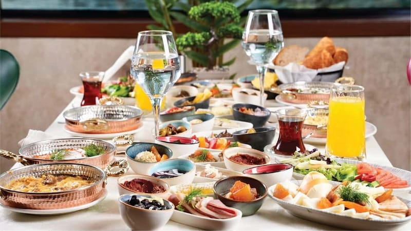 Istanbul: Bosphorus Morning Cruise with Breakfast - The cruise experience: seeing Europe and Asia in one morning